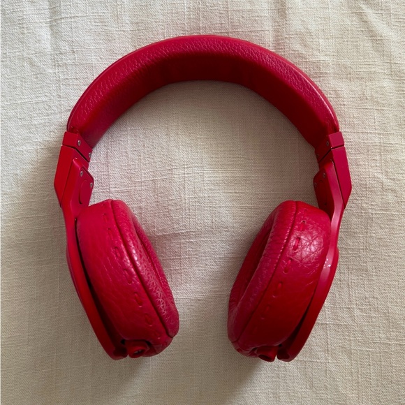 SOLD: FENDI x Beats by Dr.Dre headphones limited edition - red Beats Pro - Picture 1 of 3